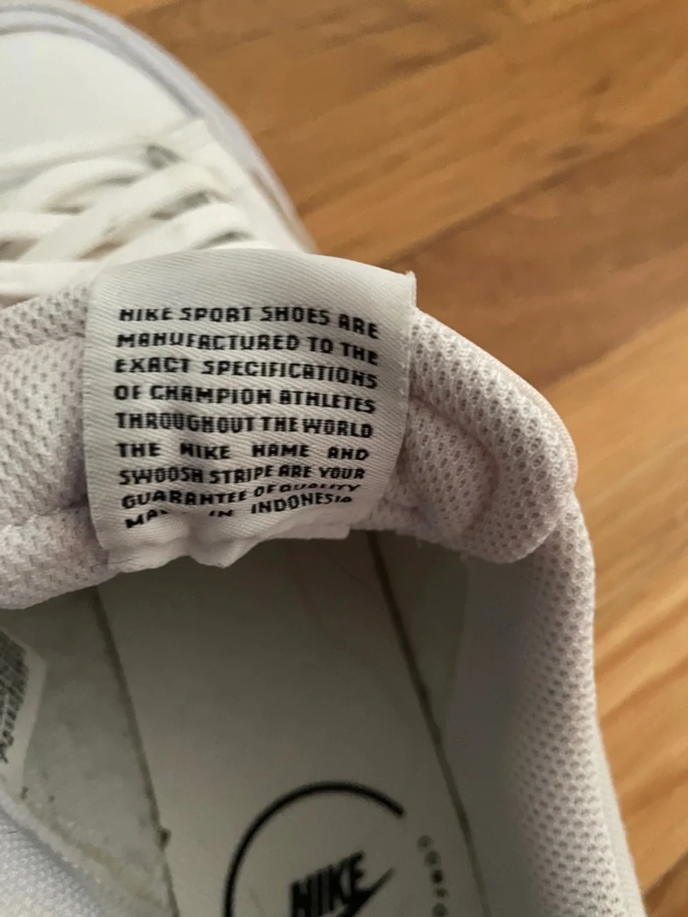 Nike White Black Cream Women’s Sneakers - Picture 4 of 5